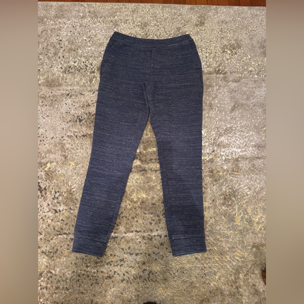 Vineyard Vines Men’s On The Go Joggers. Navy Blue Small